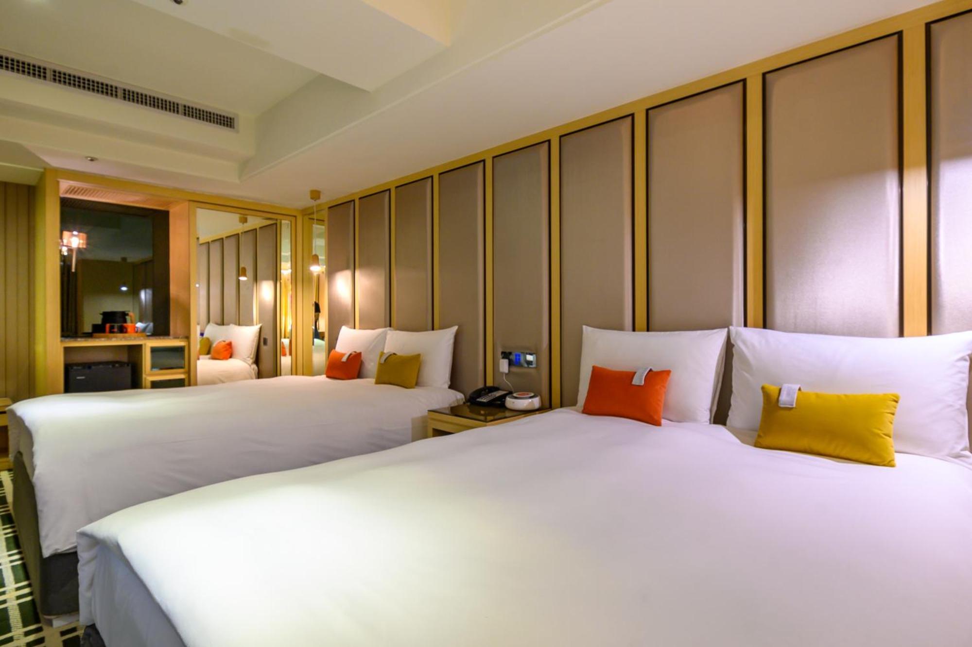 Olah Poshtel Taichung Wenxin Hotel Exterior photo