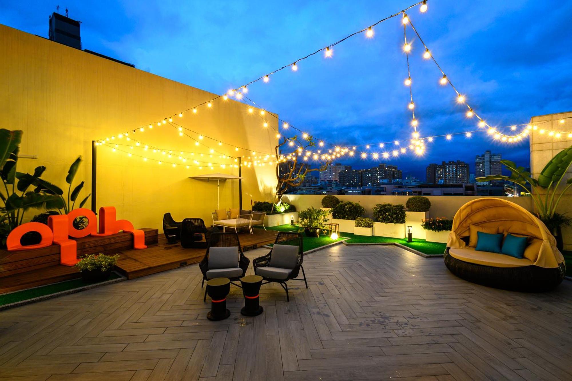 Olah Poshtel Taichung Wenxin Hotel Exterior photo