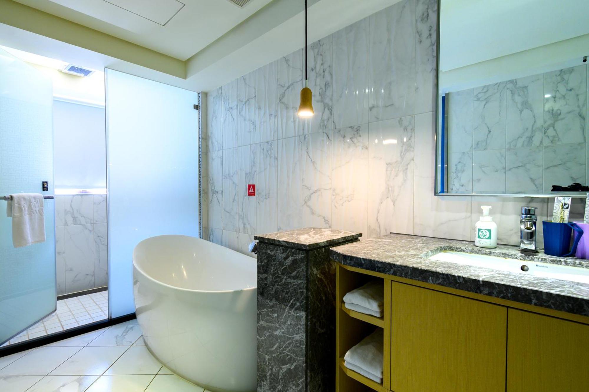 Olah Poshtel Taichung Wenxin Hotel Exterior photo