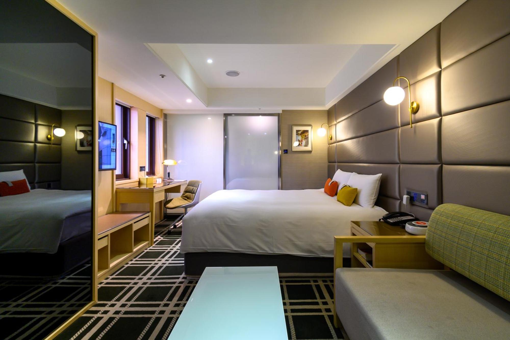 Olah Poshtel Taichung Wenxin Hotel Exterior photo