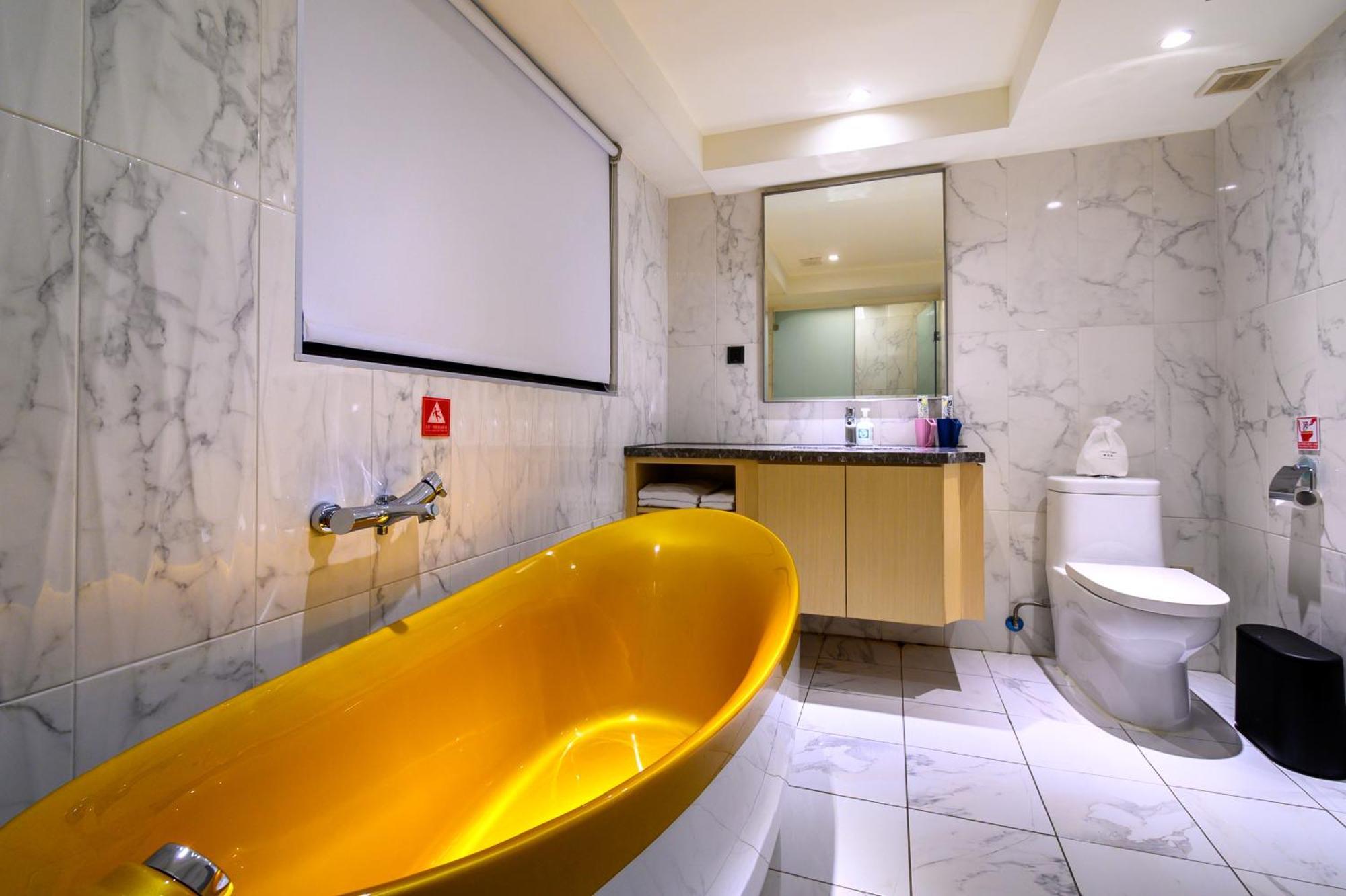 Olah Poshtel Taichung Wenxin Hotel Exterior photo
