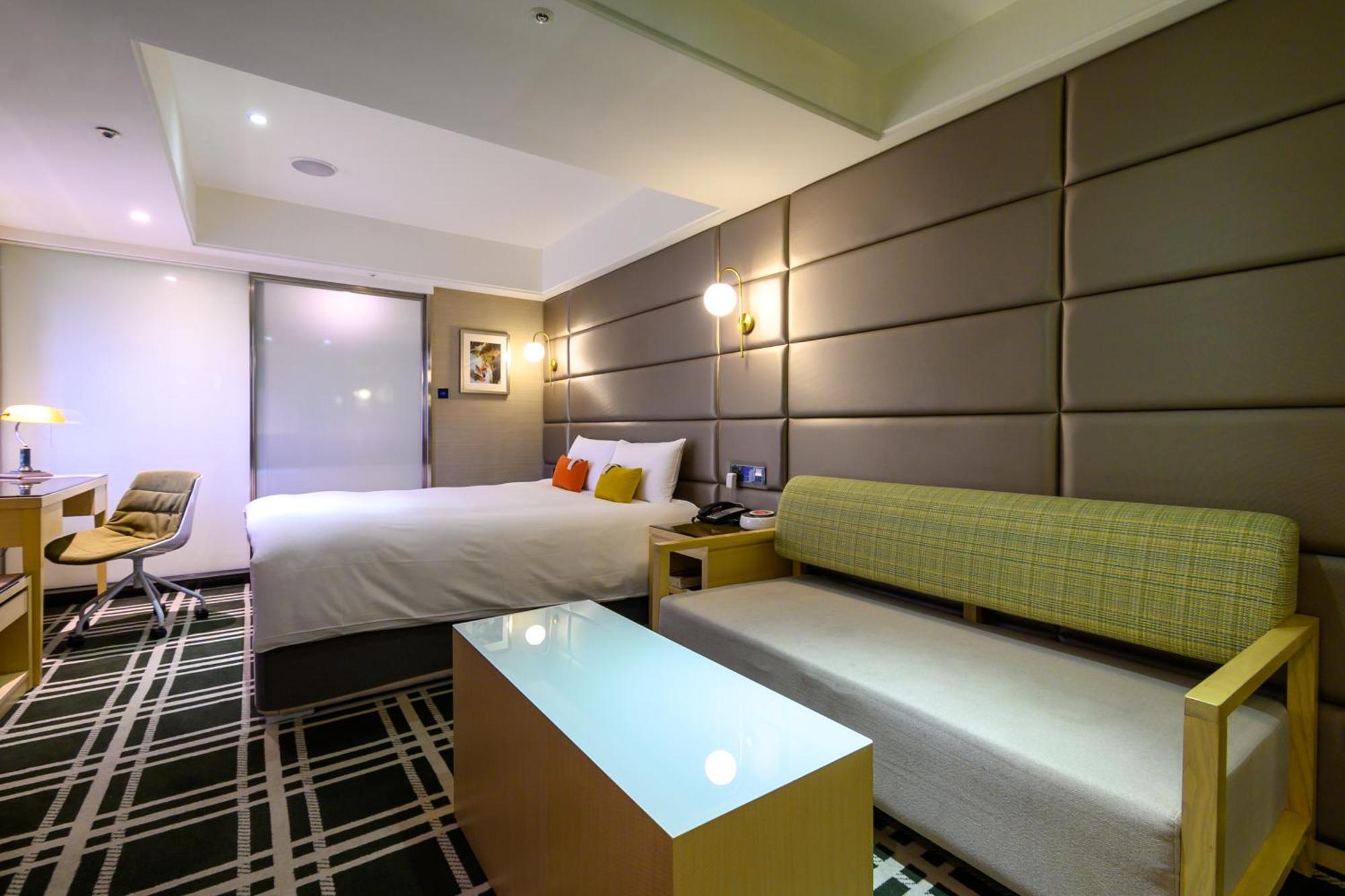 Olah Poshtel Taichung Wenxin Hotel Exterior photo