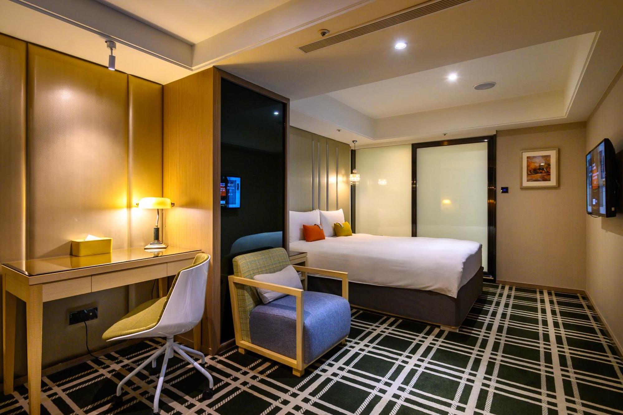 Olah Poshtel Taichung Wenxin Hotel Exterior photo
